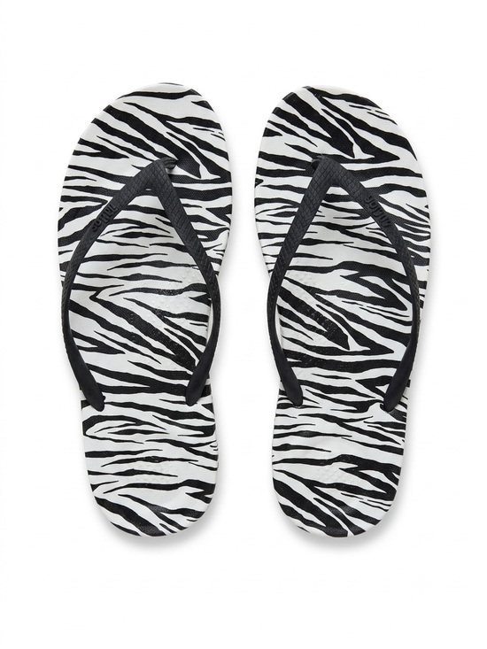 Fitflop Shoes - FitFlop Women’s iQushion Flip-Flops (Ergonomic w/Arch Support)